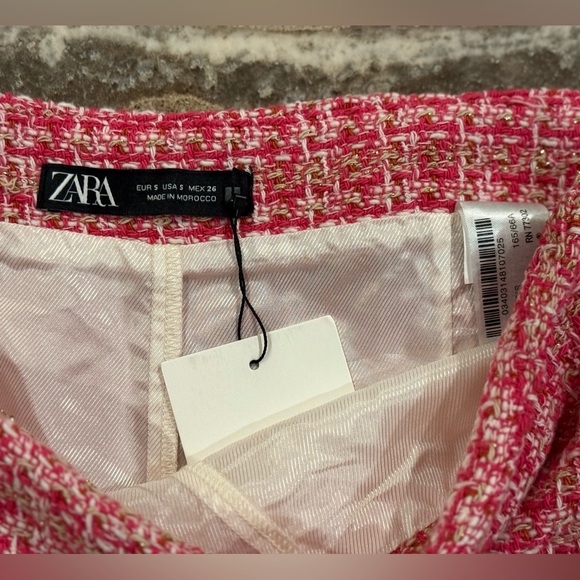 ZARA BLOGGER FAVORITE RUFFLED HEM TEXTURED SKORT - Picture 11 of 16